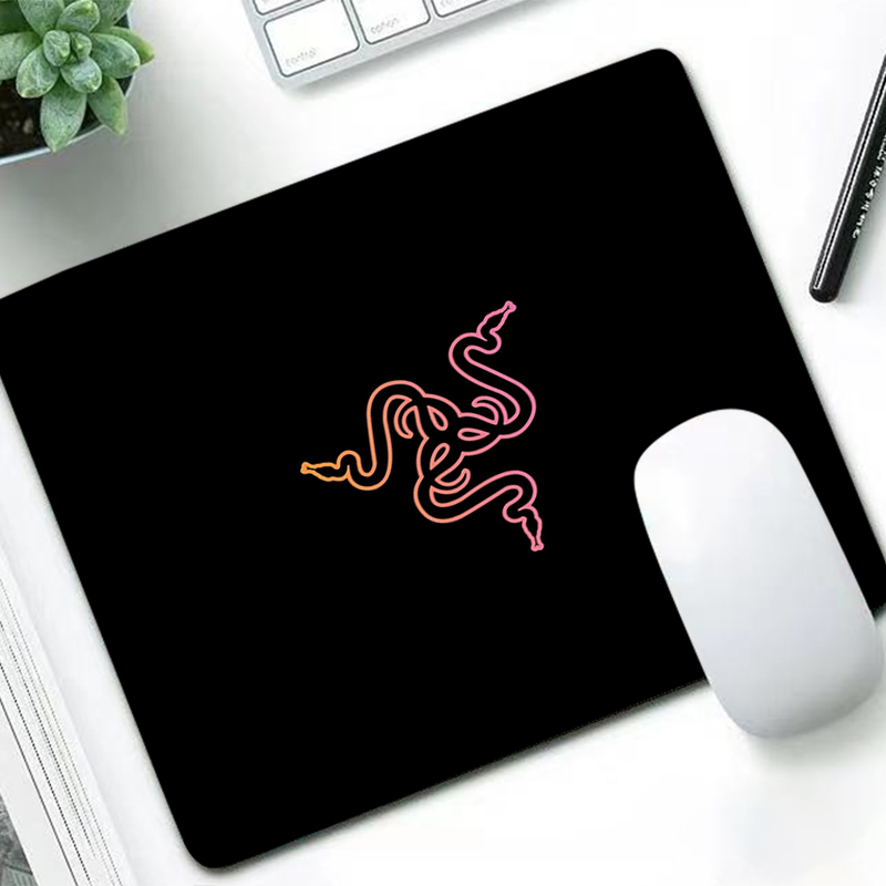 Desk Setup Ergonomic - Razer Luxe Muismat Anime Gamer Bureaumat