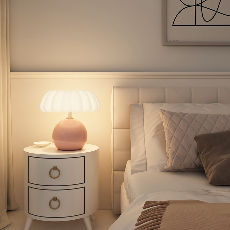 Crèmestijl Nachtkastje Lamp Fr - Desk Setup White recensie en prijs